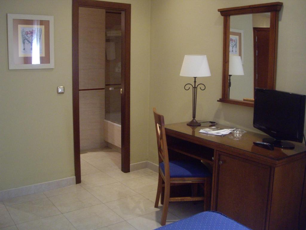 Hotel Manolo Mayo Los Palacios Y Villafranca Kamer foto