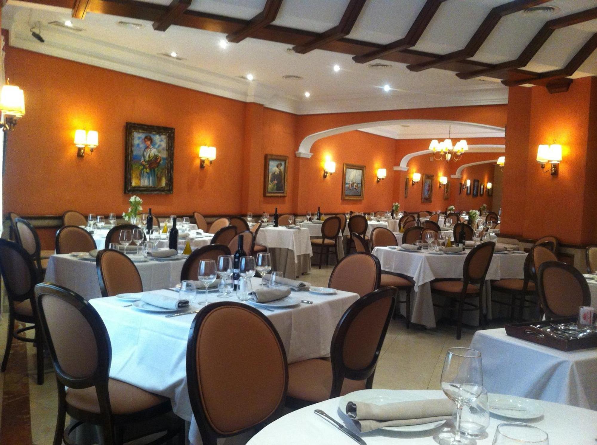 Hotel Manolo Mayo Los Palacios Y Villafranca Buitenkant foto