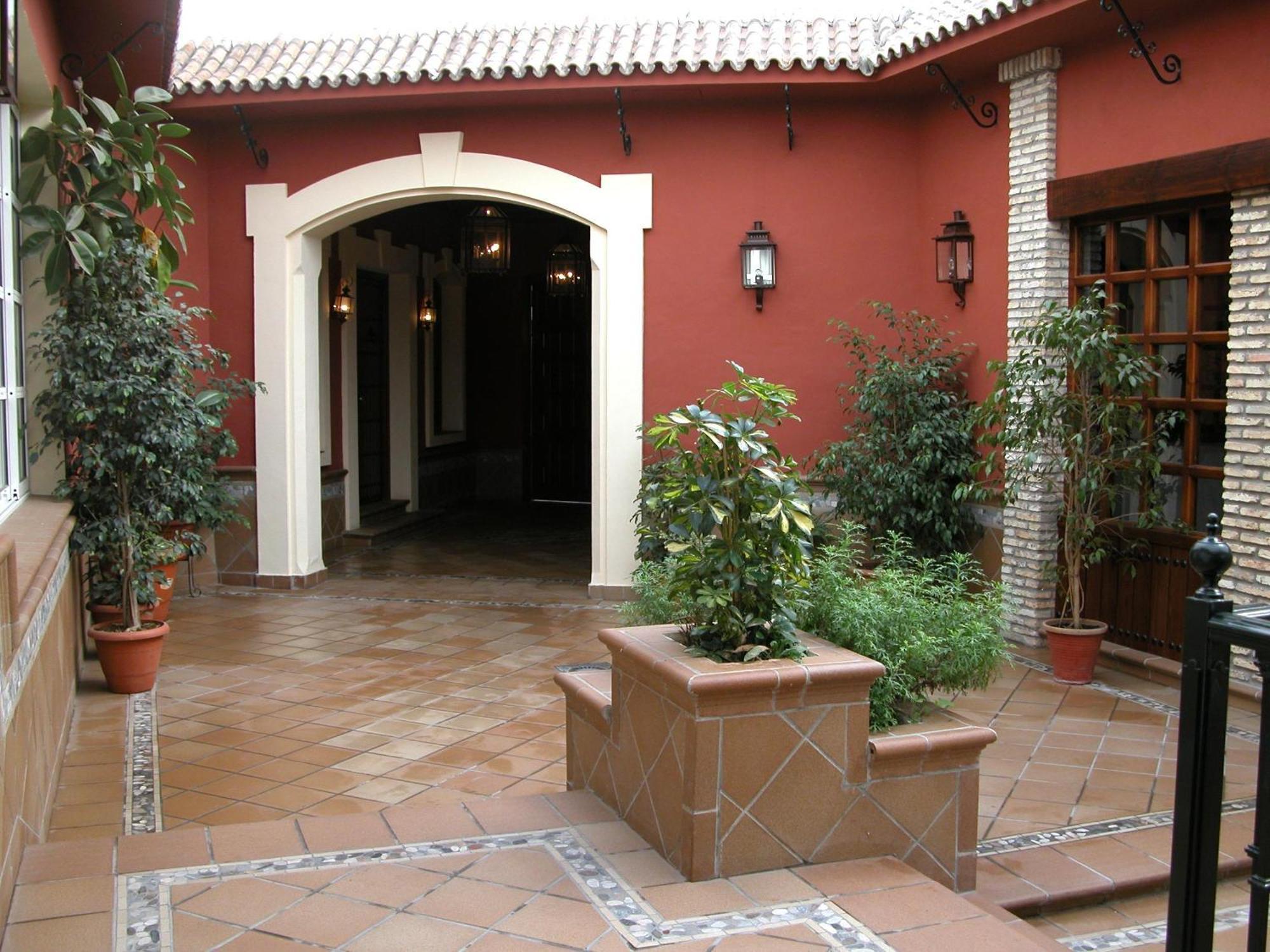 Hotel Manolo Mayo Los Palacios Y Villafranca Buitenkant foto